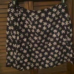 Cute black and whote floral skirt